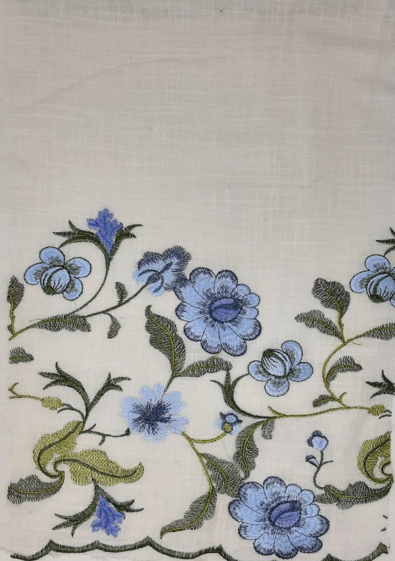 IVORY/BLUE#271020 GONI EMBROIDERY SINGLE BORDER WITH CUT SCALLOP 47/48"