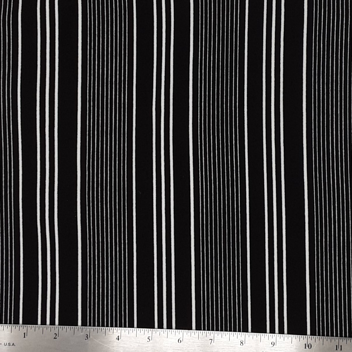 BLACK/WHITE 302-GW180361 Techno Crepe Print