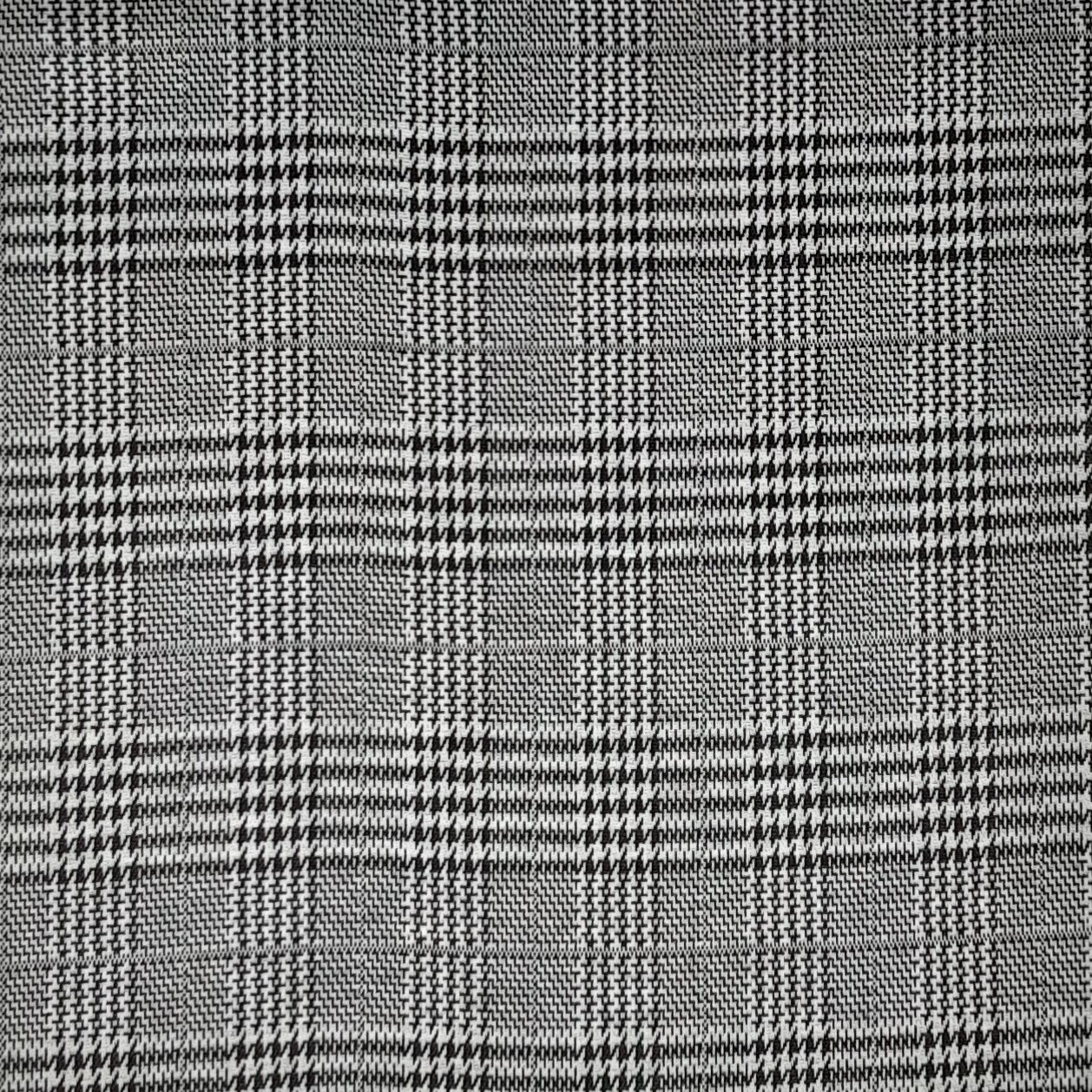 BLK/IVORY B13000 KNITTED PLAID